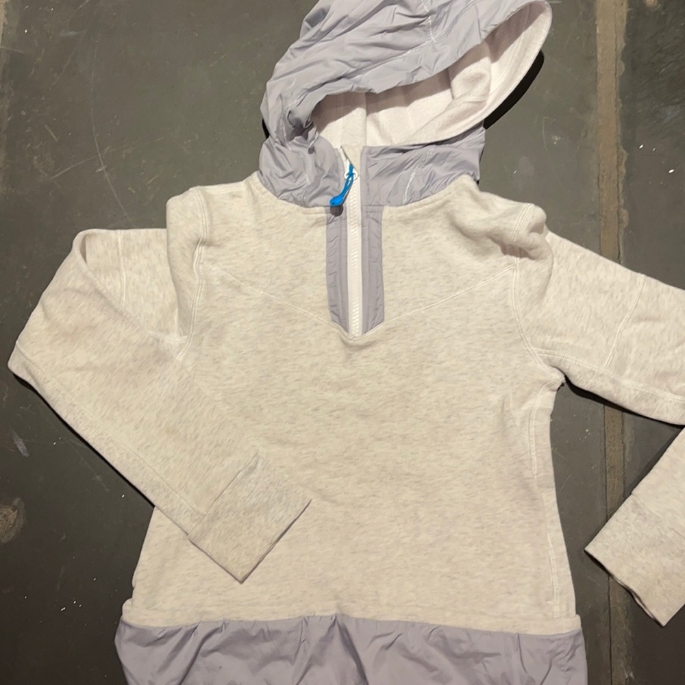 Girls Ivivva sweater shirt with hood